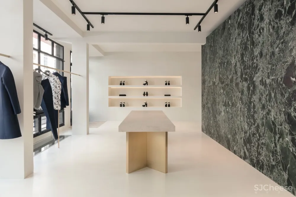 首发 | BERNARD DUBOIS设计,FIRST巴黎时装店