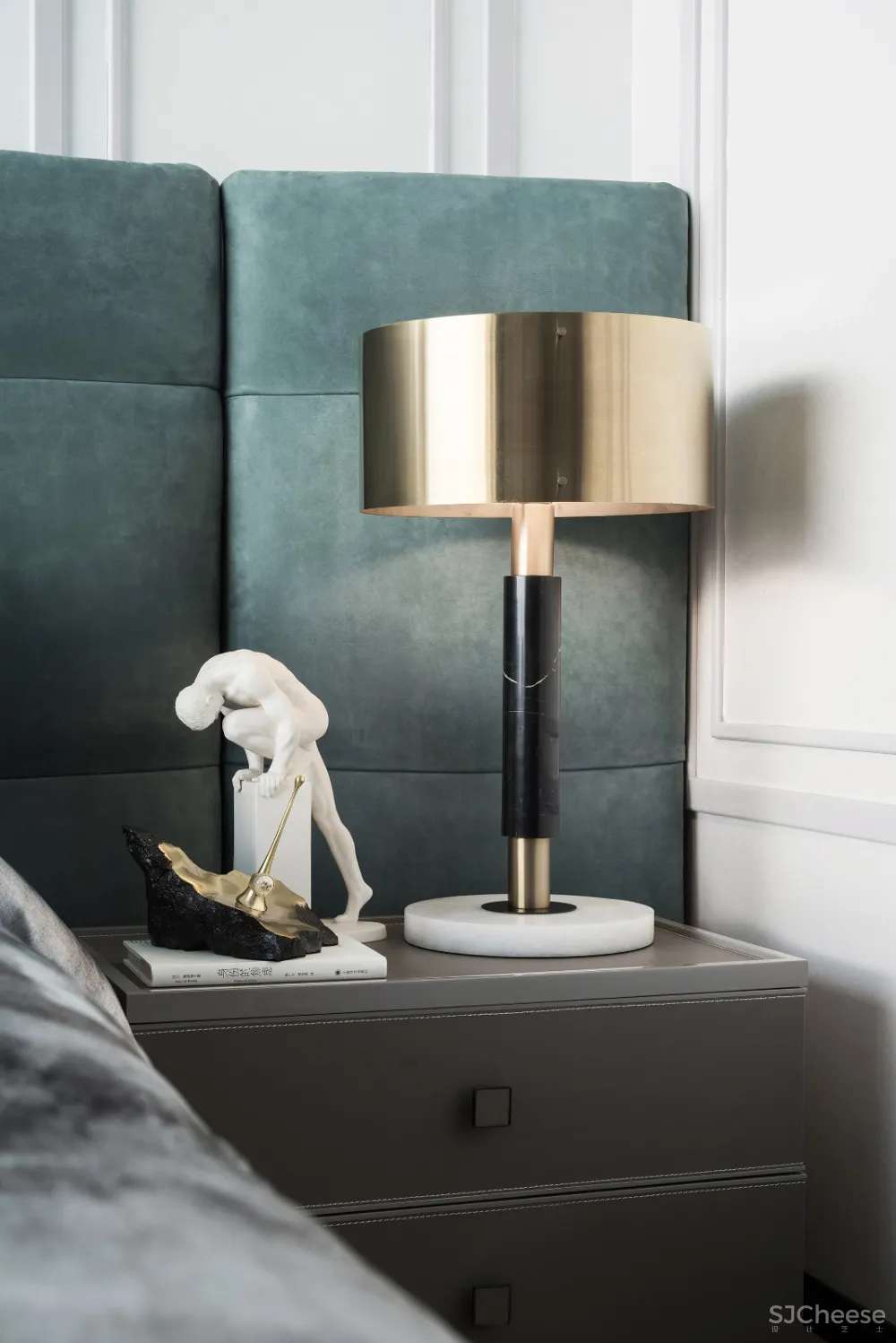 达文设计 | 深圳半岛城邦顶层复式:用艺术定义一座时代豪宅坐标 
<span style="position: relative; bottom: 2px; display: inline-block; vertical-align: middle; margin-left: 8px; width: 20px; height: 20px; background: #ffd914; text-align: center; font-size: 14px; border-radius: 3px;">首</span>