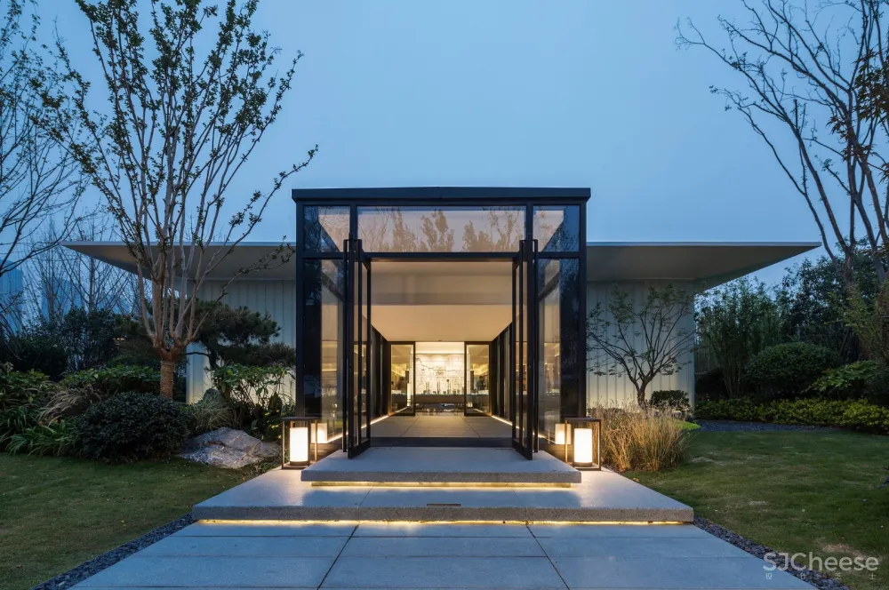 集美组丨南京夜泊秦淮南都会酒店丨临岸听桨，枕水而息