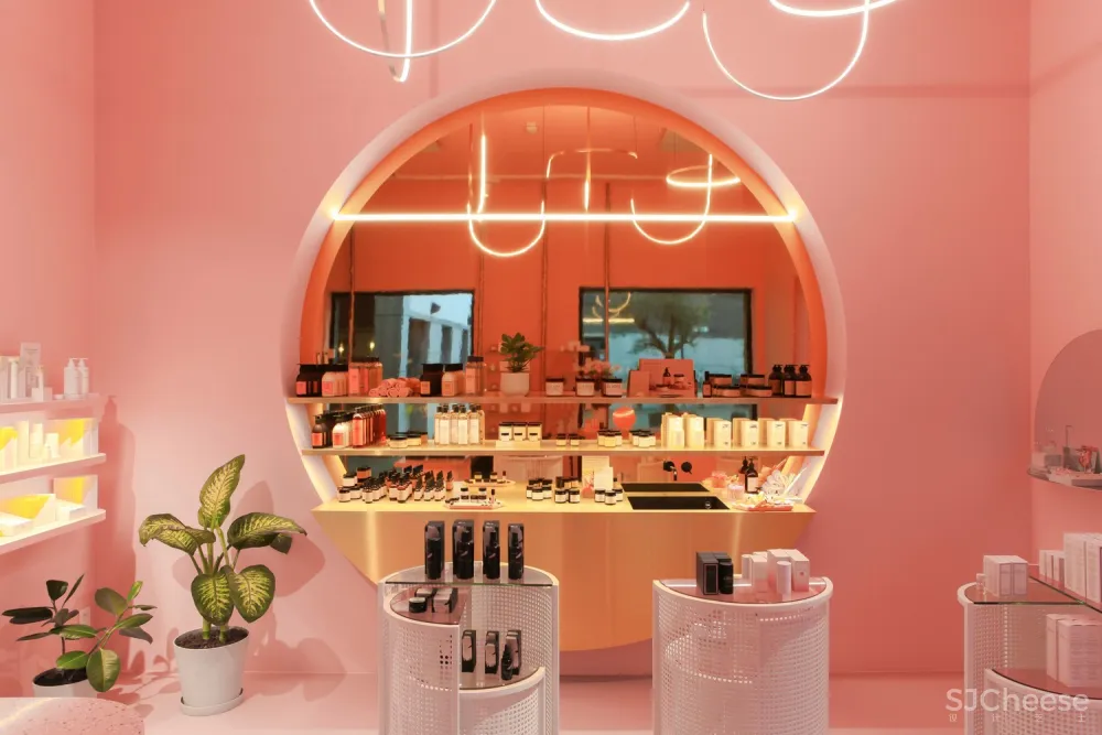 首发 | WeWantMore:Mooy 化妆品店