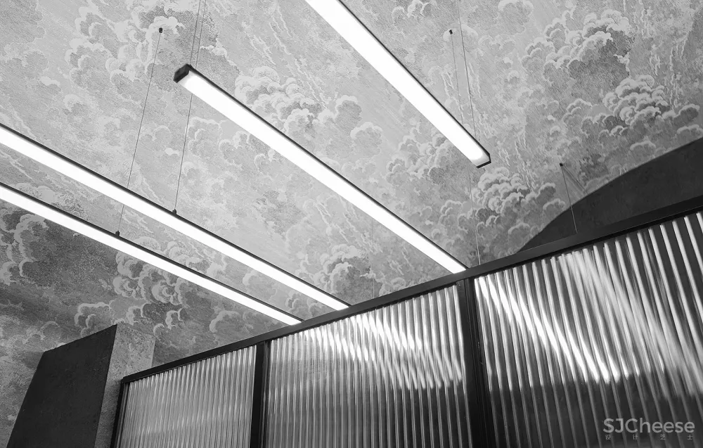 首发 | 乌克兰Kult理发工作室,致力于男性修饰的空间的审美转变