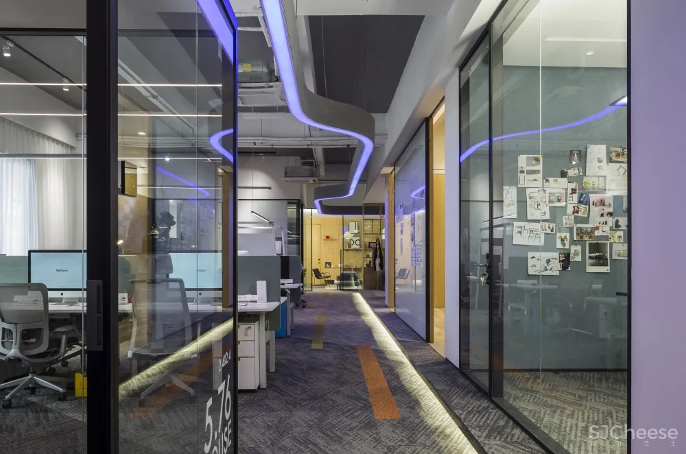 lightspace | 广州一个以“玩”为主题的办公空间