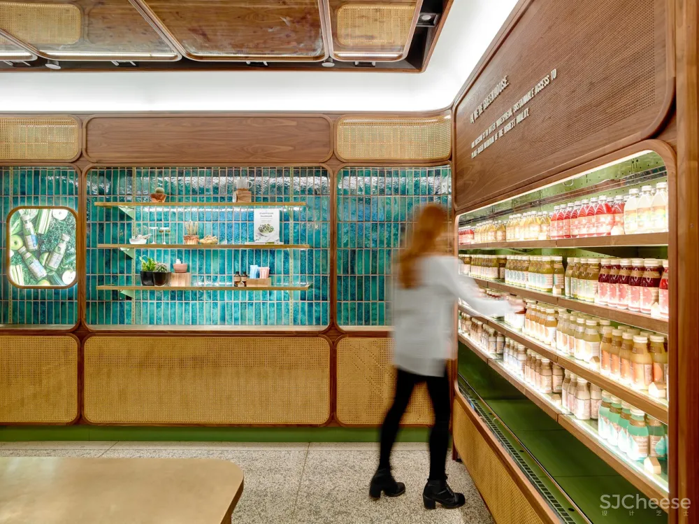 首发 | Kilogram Studio：古董车厢弧形商店