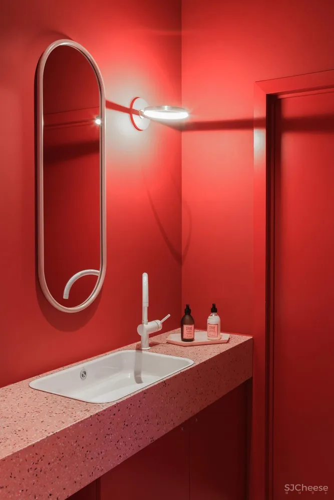 首发 | WeWantMore:Mooy 化妆品店