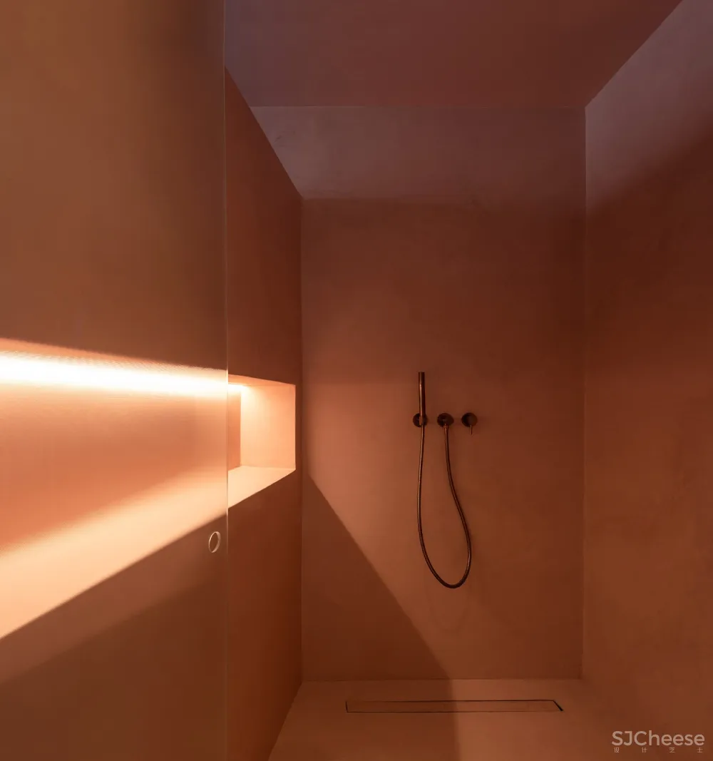 首发 | Raúl Sanchez建筑师剥离巴塞罗那公寓,展示建筑细节