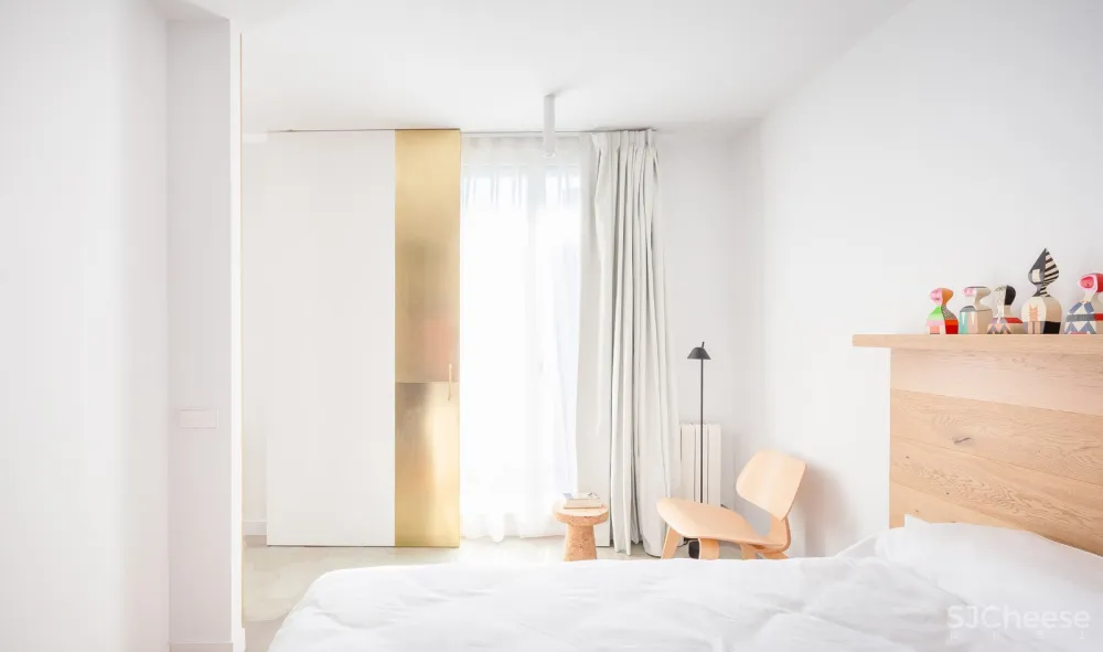 首发 | Raúl Sanchez建筑师剥离巴塞罗那公寓,展示建筑细节