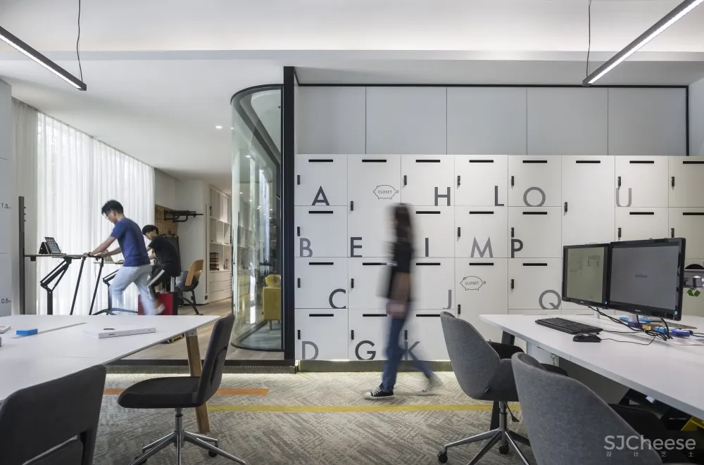 lightspace | 广州一个以“玩”为主题的办公空间