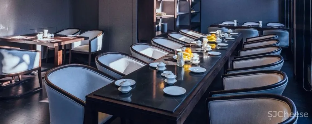 集美组丨南京夜泊秦淮南都会酒店丨临岸听桨，枕水而息