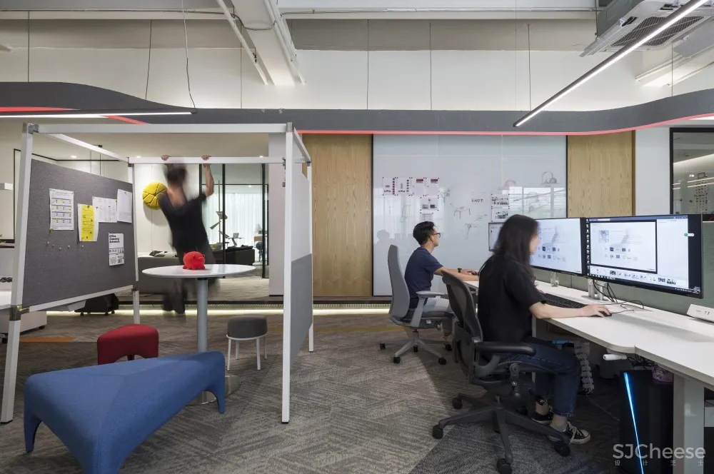 lightspace | 广州一个以“玩”为主题的办公空间