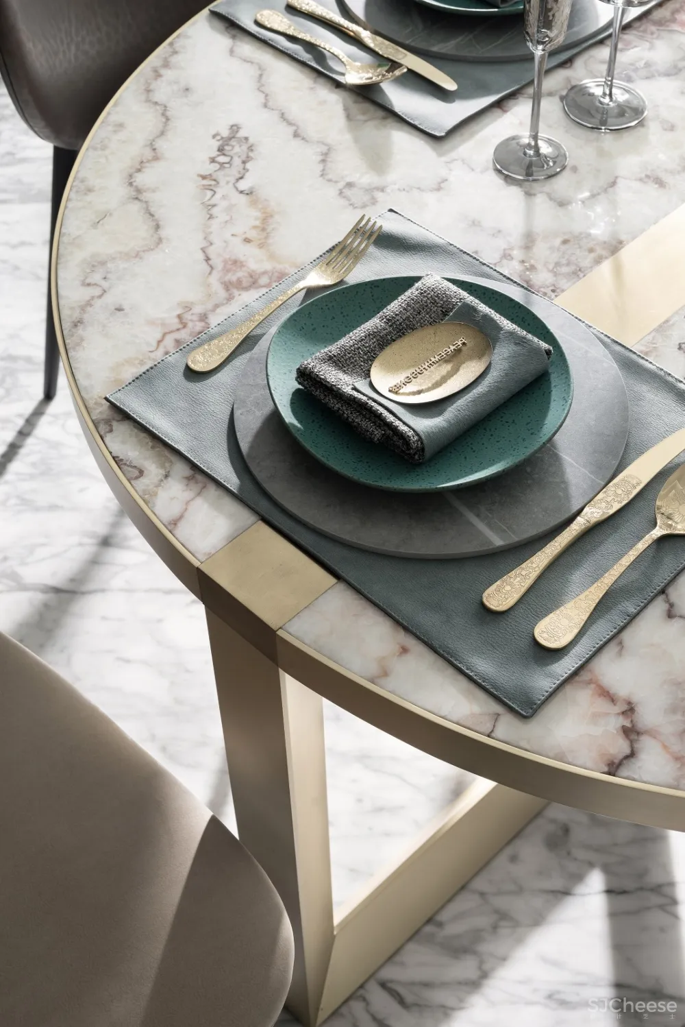 达文设计 | 深圳半岛城邦顶层复式:用艺术定义一座时代豪宅坐标 
<span style="position: relative; bottom: 2px; display: inline-block; vertical-align: middle; margin-left: 8px; width: 20px; height: 20px; background: #ffd914; text-align: center; font-size: 14px; border-radius: 3px;">首</span>