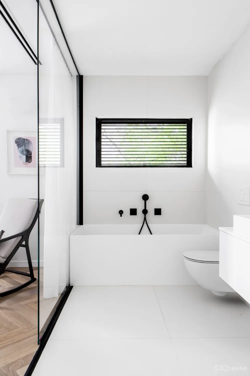 首发 | Maayan Zusman为一对高大的运动型夫妇翻新特拉维夫公寓