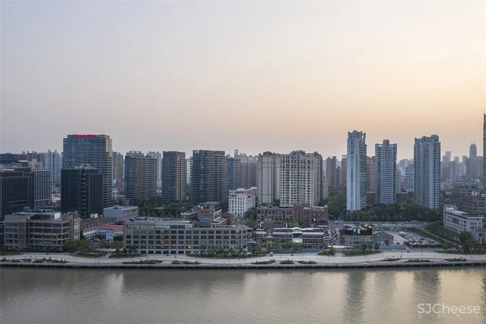 一持工作室 | 老上海油脂厂改造“倾月”酒吧