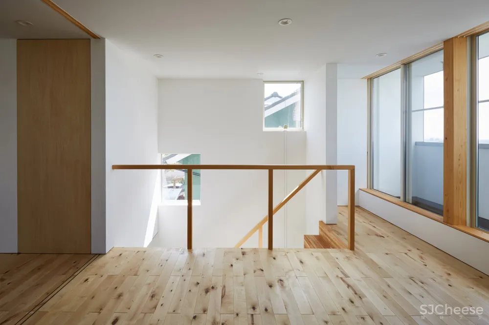 新作 | 三平台住宅,日本 / ihrmk 
<span style="position: relative; bottom: 2px; display: inline-block; vertical-align: middle; margin-left: 8px; width: 20px; height: 20px; background: #ffd914; text-align: center; font-size: 14px; border-radius: 3px;">首</span>