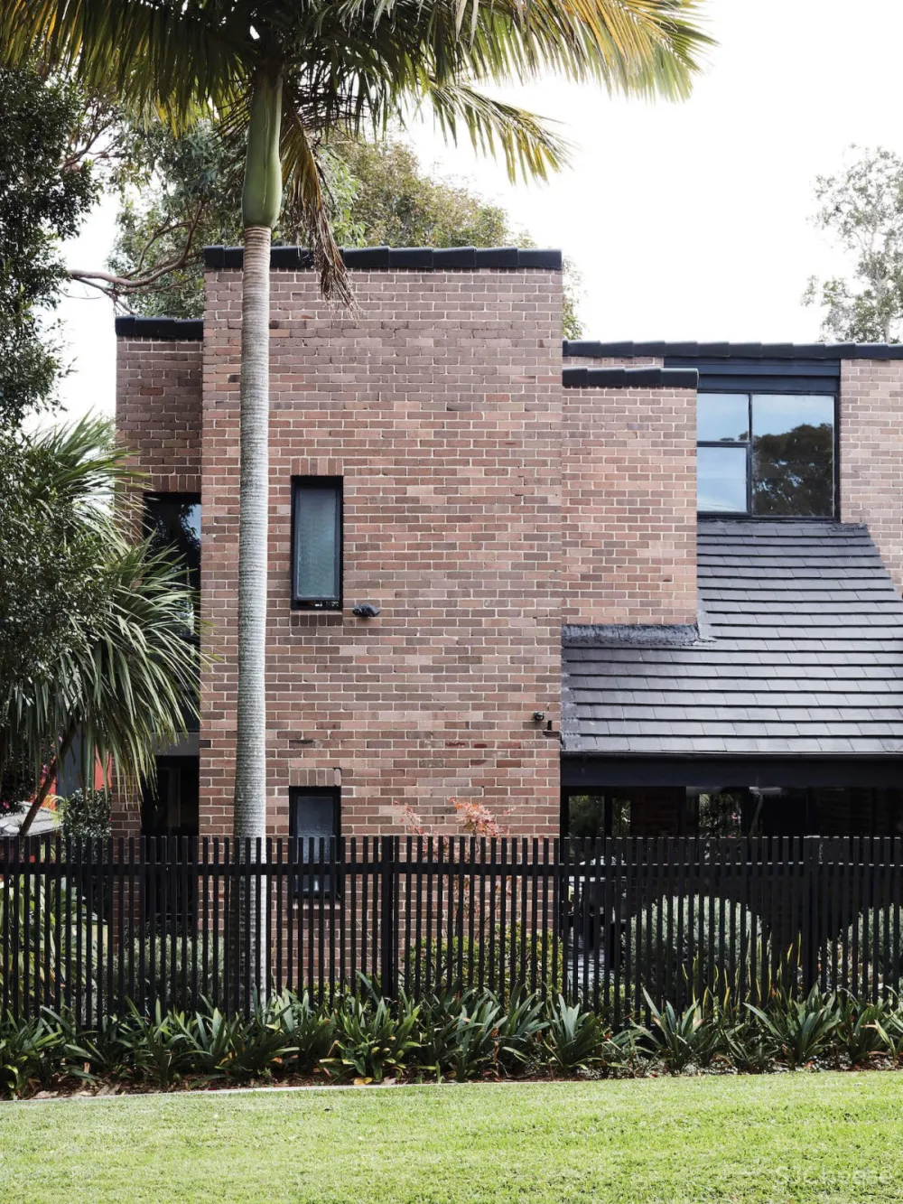 首发 | Amber Road设计工作室,Polychrome House住宅 
<span style="position: relative; bottom: 2px; display: inline-block; vertical-align: middle; margin-left: 8px; width: 20px; height: 20px; background: #ffd914; text-align: center; font-size: 14px; border-radius: 3px;">首</span>