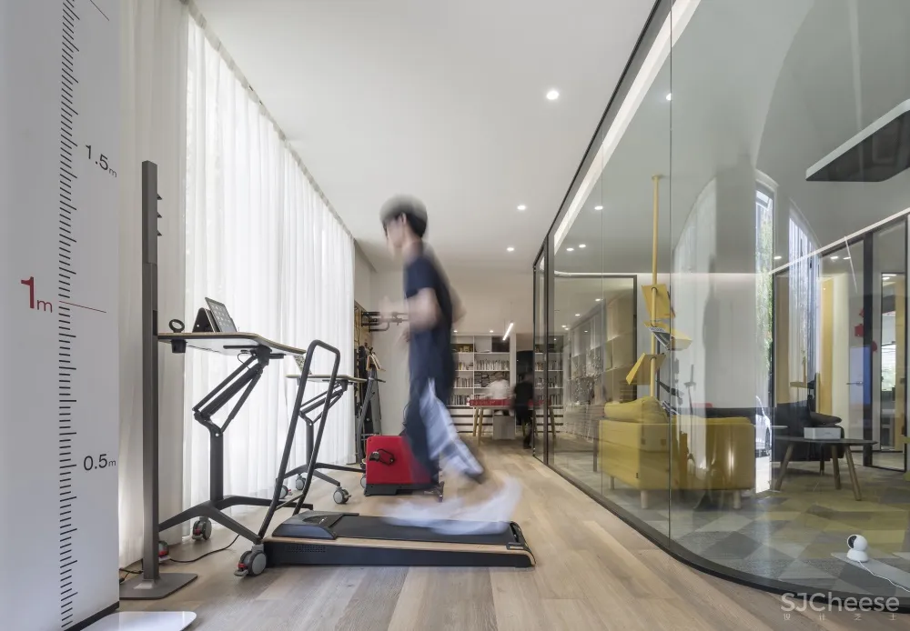 lightspace | 广州一个以“玩”为主题的办公空间