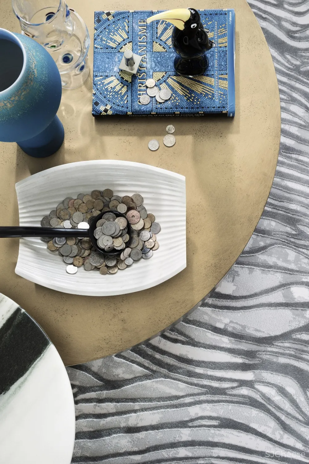 达文设计 | 深圳半岛城邦顶层复式:用艺术定义一座时代豪宅坐标 
<span style="position: relative; bottom: 2px; display: inline-block; vertical-align: middle; margin-left: 8px; width: 20px; height: 20px; background: #ffd914; text-align: center; font-size: 14px; border-radius: 3px;">首</span>