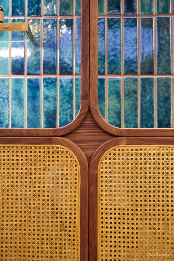 首发 | Kilogram Studio：古董车厢弧形商店