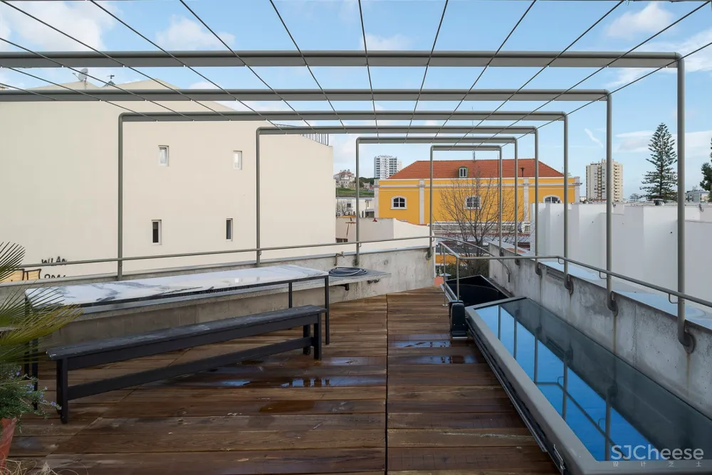 三角形住宅,里斯本 / STUDIO_LPP 
<span style="position: relative; bottom: 2px; display: inline-block; vertical-align: middle; margin-left: 8px; width: 20px; height: 20px; background: #ffd914; text-align: center; font-size: 14px; border-radius: 3px;">首</span>