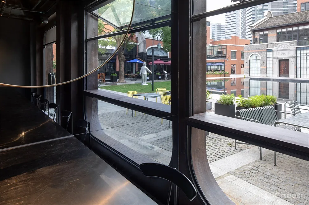 一持工作室 | 老上海油脂厂改造“倾月”酒吧