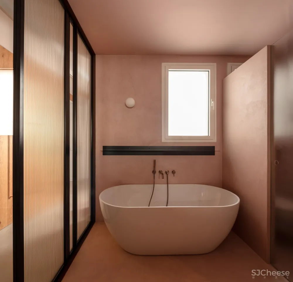 首发 | Raúl Sanchez建筑师剥离巴塞罗那公寓,展示建筑细节