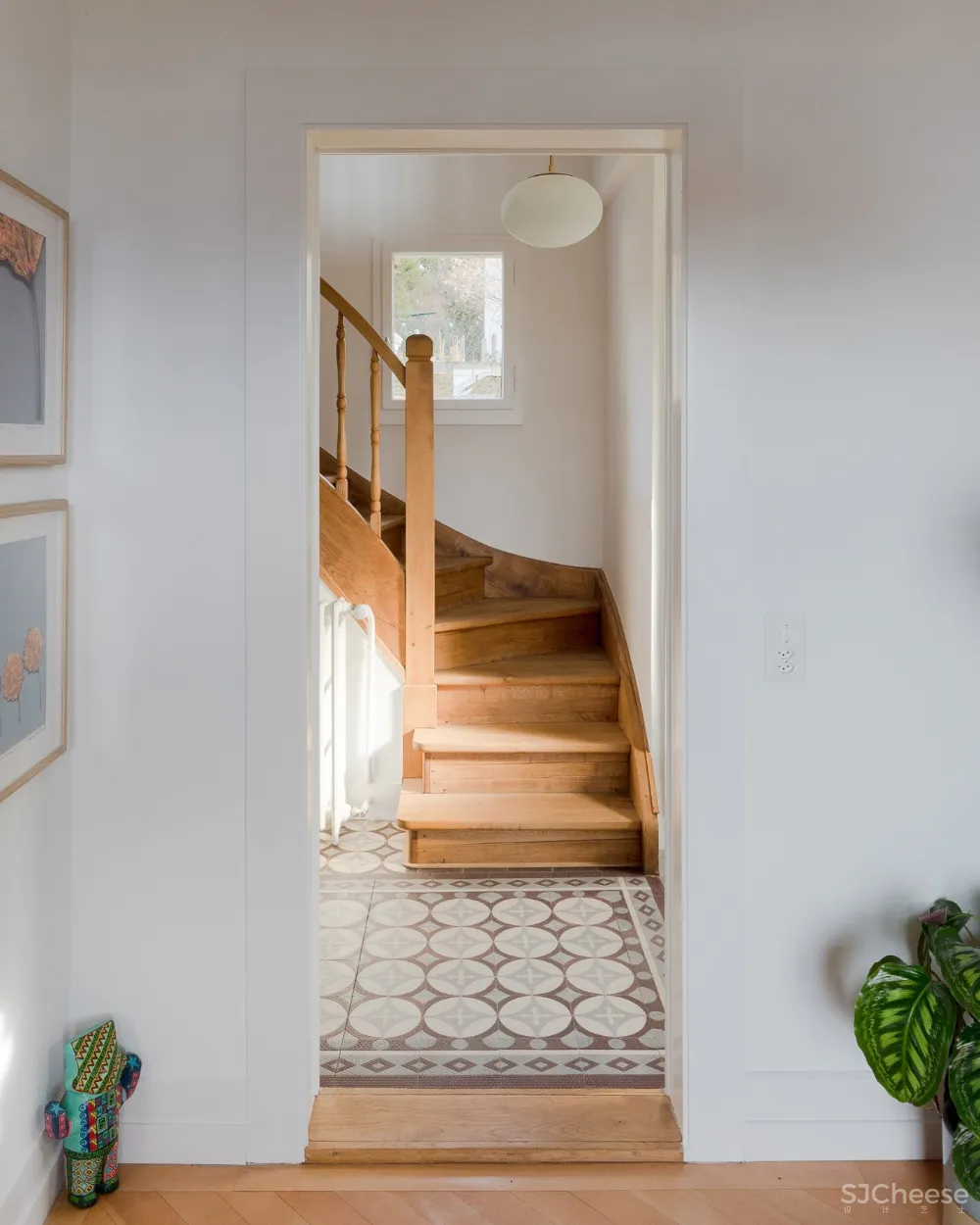 首发 | 布里斯森事务所更新了瑞士“混合”住宅与蓝色橱柜 
<span style="position: relative; bottom: 2px; display: inline-block; vertical-align: middle; margin-left: 8px; width: 20px; height: 20px; background: #ffd914; text-align: center; font-size: 14px; border-radius: 3px;">首</span>