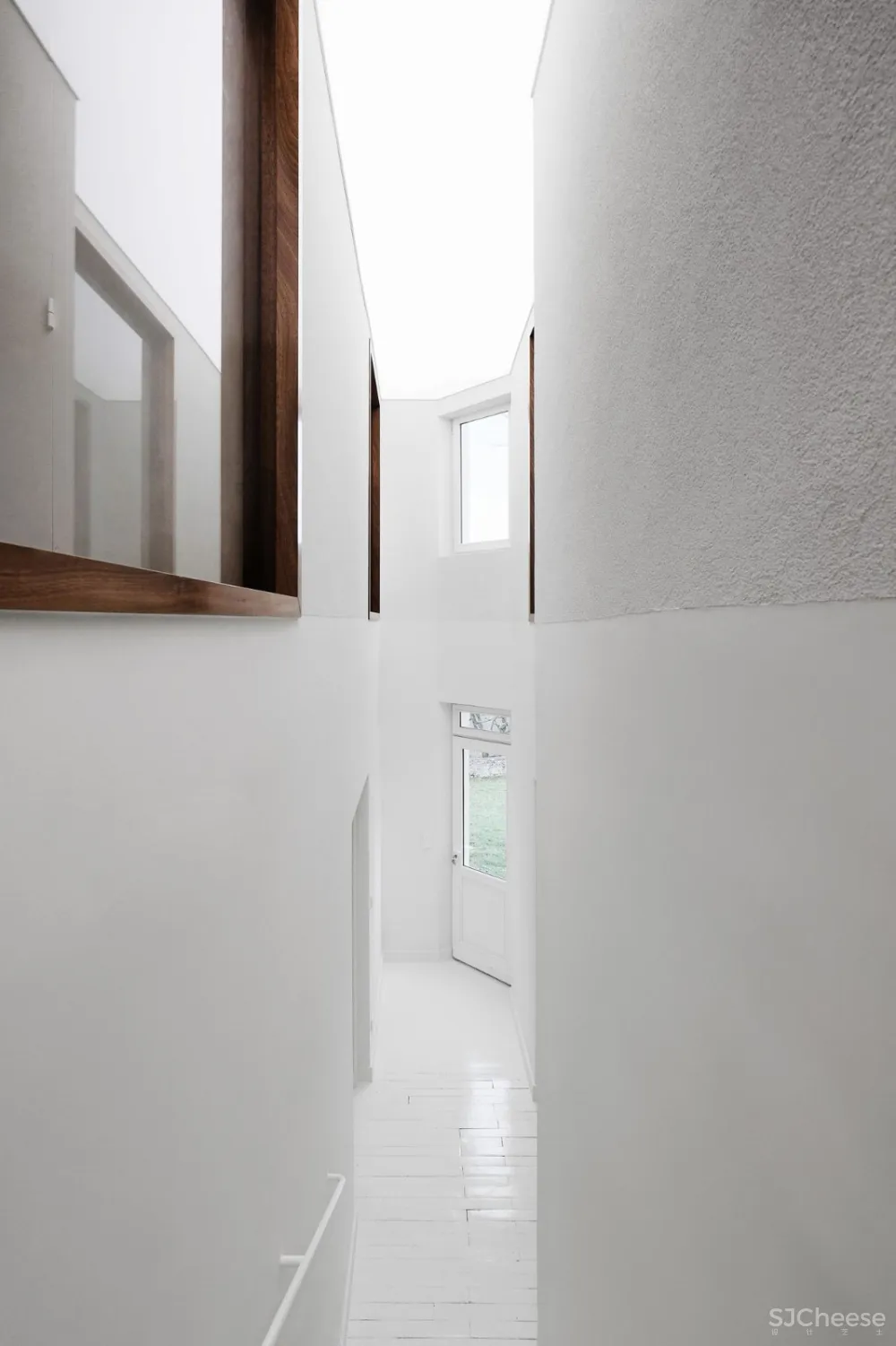 首发 | 布洛赫别墅, Nicolas Dorval-Bory Architectes设计 
<span style="position: relative; bottom: 2px; display: inline-block; vertical-align: middle; margin-left: 8px; width: 20px; height: 20px; background: #ffd914; text-align: center; font-size: 14px; border-radius: 3px;">首</span>