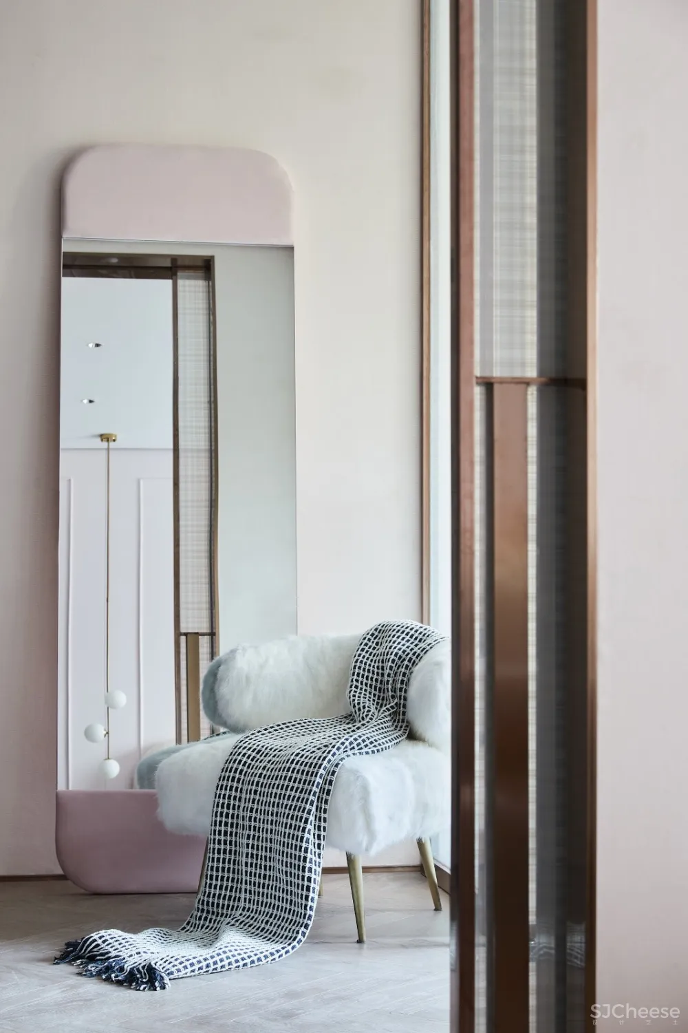 壹舍方磊新作 | 天津遇上波士顿:优雅又时髦的现代摩登风范 
<span style="position: relative; bottom: 2px; display: inline-block; vertical-align: middle; margin-left: 8px; width: 20px; height: 20px; background: #ffd914; text-align: center; font-size: 14px; border-radius: 3px;">首</span>