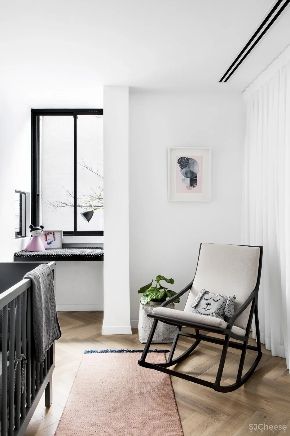 首发 | Maayan Zusman为一对高大的运动型夫妇翻新特拉维夫公寓