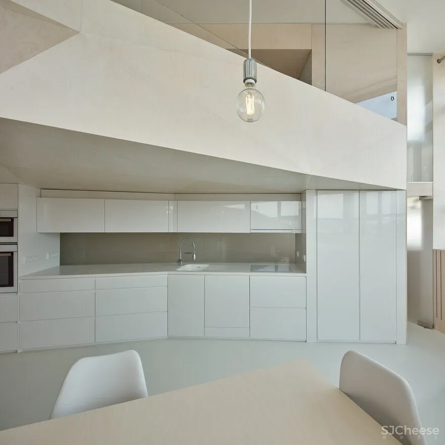 Loft 32,Zlin具有抽象的组成与工业方面 
<span style="position: relative; bottom: 2px; display: inline-block; vertical-align: middle; margin-left: 8px; width: 20px; height: 20px; background: #ffd914; text-align: center; font-size: 14px; border-radius: 3px;">首</span>