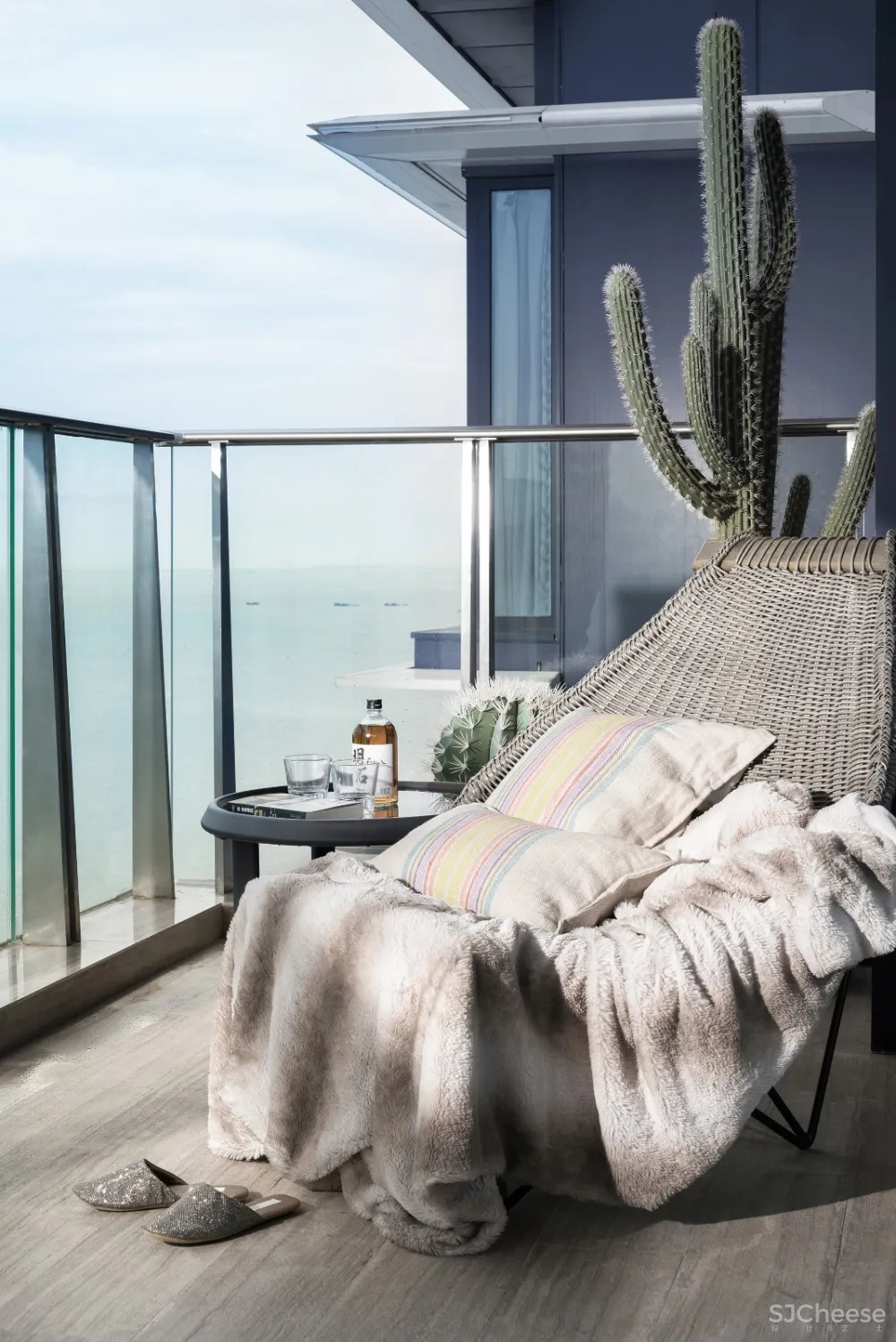 达文设计 | 深圳半岛城邦顶层复式:用艺术定义一座时代豪宅坐标 
<span style="position: relative; bottom: 2px; display: inline-block; vertical-align: middle; margin-left: 8px; width: 20px; height: 20px; background: #ffd914; text-align: center; font-size: 14px; border-radius: 3px;">首</span>