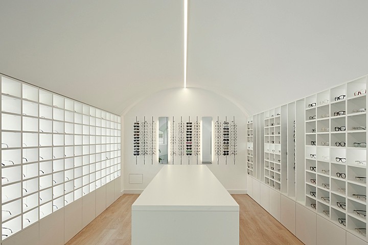 首发 | Bruno Dias Arquitectura：Lena 光学眼镜店