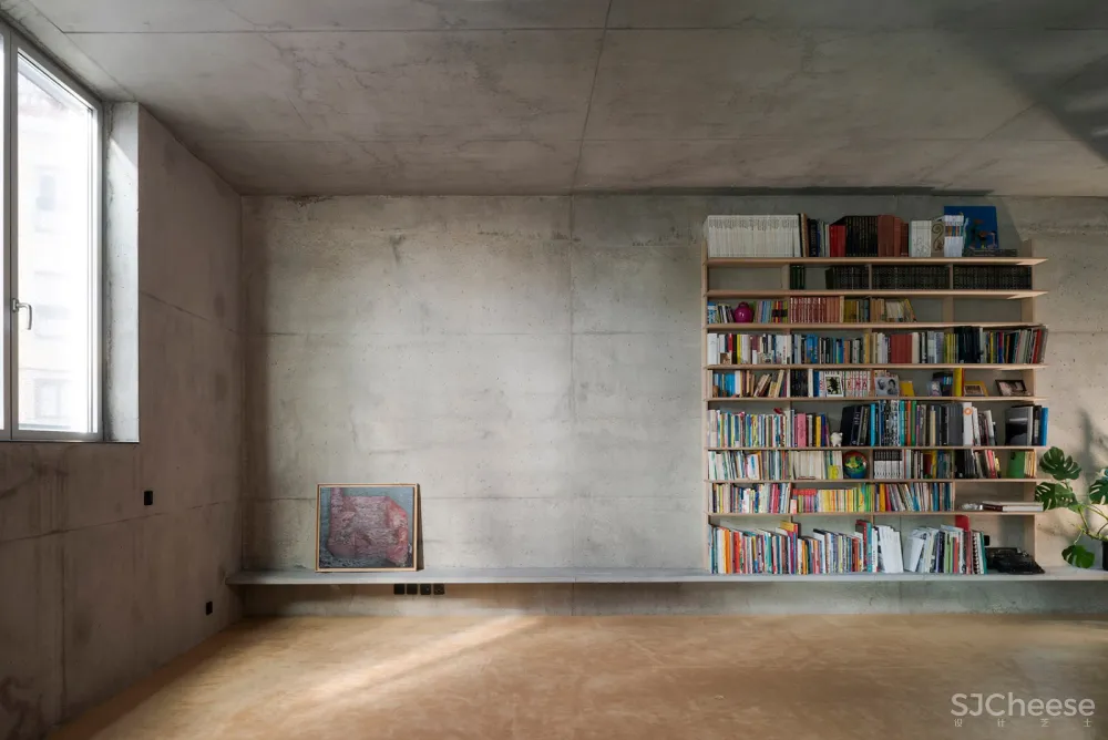 三角形住宅,里斯本 / STUDIO_LPP 
<span style="position: relative; bottom: 2px; display: inline-block; vertical-align: middle; margin-left: 8px; width: 20px; height: 20px; background: #ffd914; text-align: center; font-size: 14px; border-radius: 3px;">首</span>