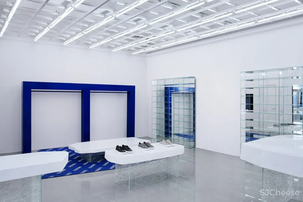 首发 | CHRISTIAN HALLEROD:斯德哥尔摩AXEL ARIGATO旗舰店