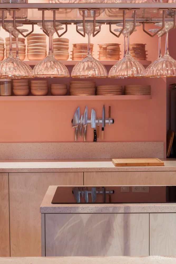 首发 | WeWantMore:Mooy 化妆品店