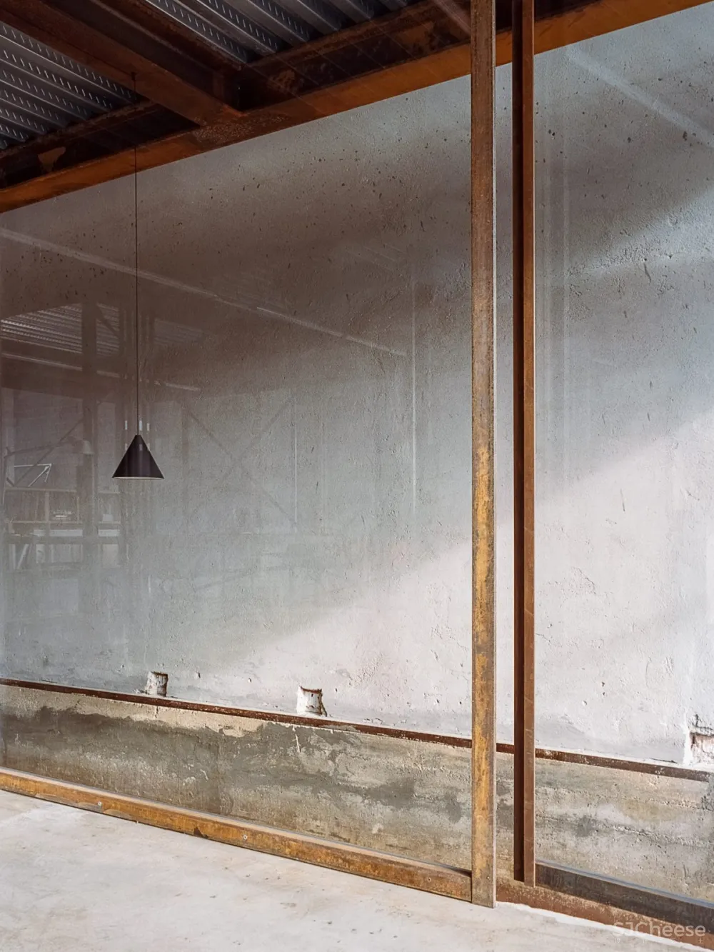 首发 | AMAA建筑公司自己的办公室设在意大利阿尔兹尼亚诺的一个旧工厂内