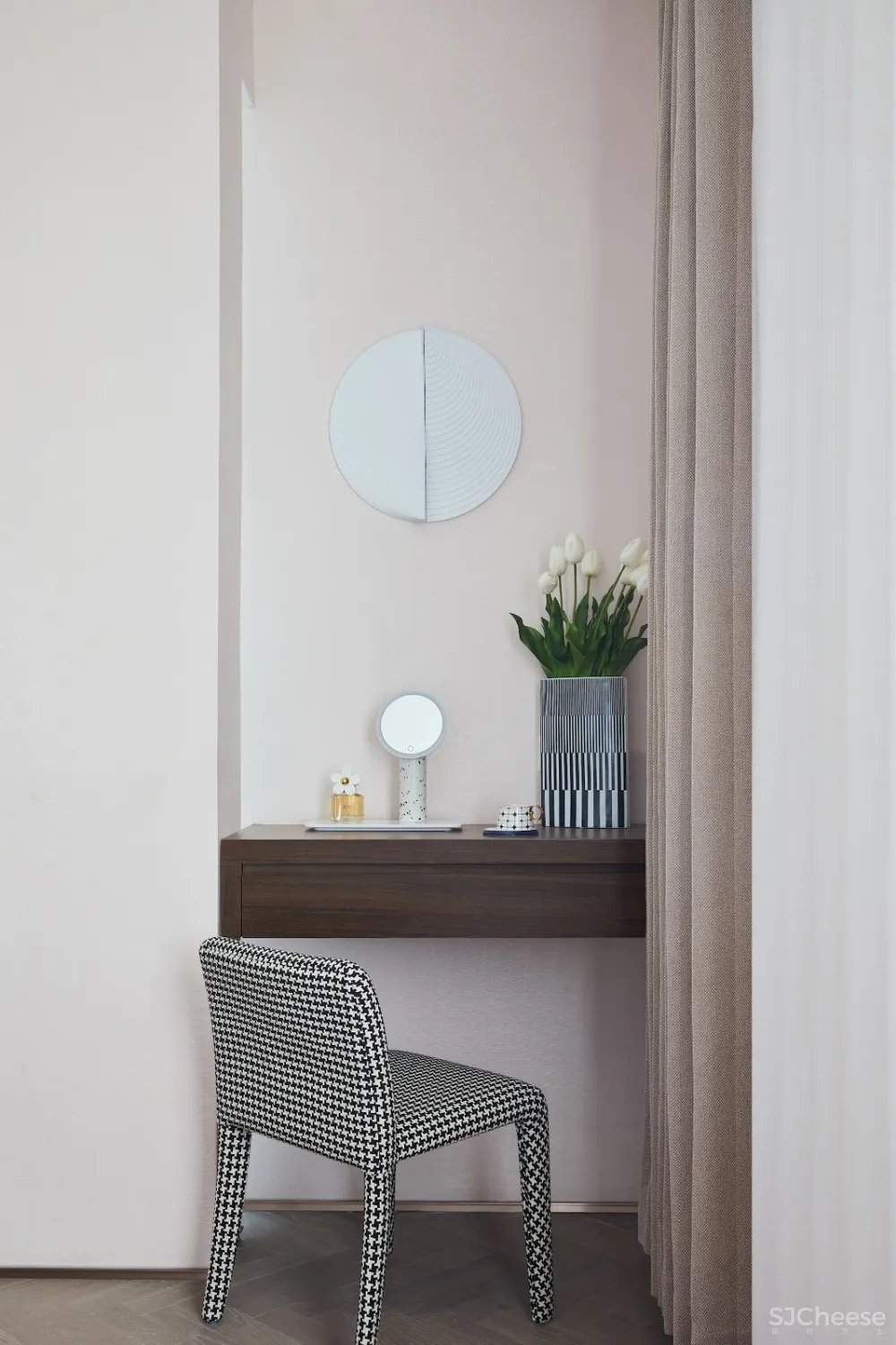 壹舍方磊新作 | 天津遇上波士顿:优雅又时髦的现代摩登风范 
<span style="position: relative; bottom: 2px; display: inline-block; vertical-align: middle; margin-left: 8px; width: 20px; height: 20px; background: #ffd914; text-align: center; font-size: 14px; border-radius: 3px;">首</span>