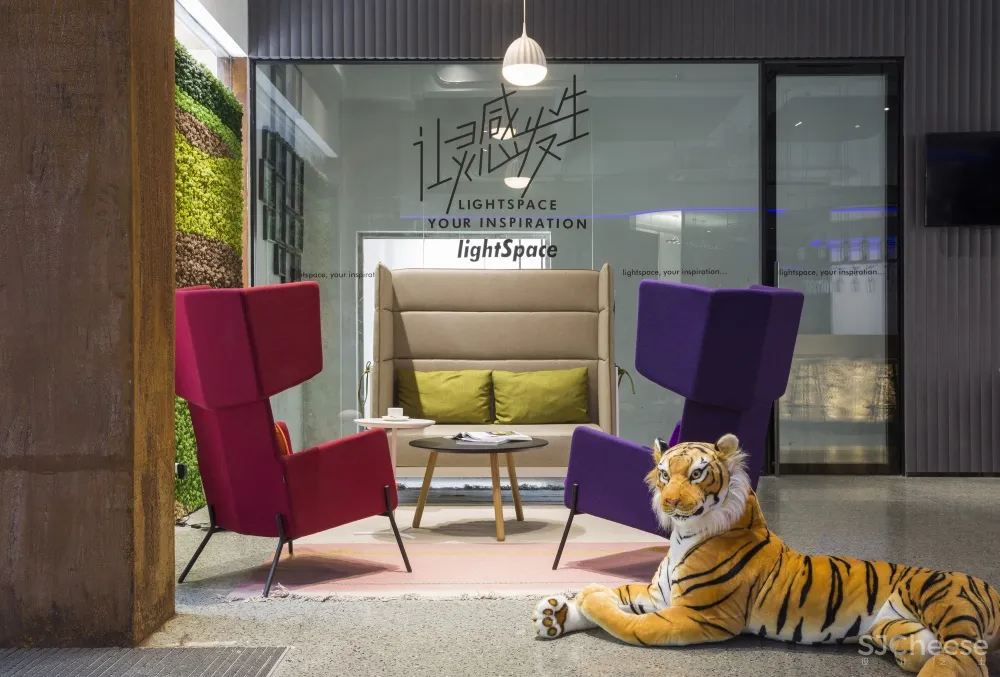 lightspace | 广州一个以“玩”为主题的办公空间
