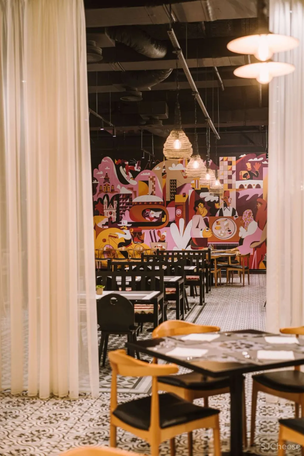 首发 | 伊比斯风格萨拉热窝从城市充满活力的过去,以庆祝其充满希望的未来