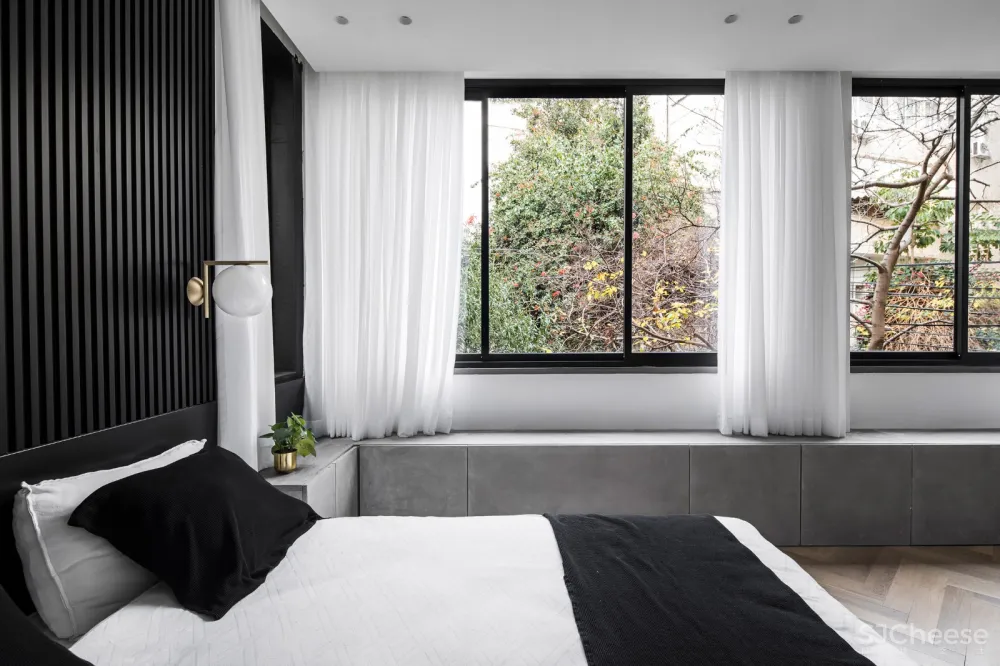 首发 | Maayan Zusman为一对高大的运动型夫妇翻新特拉维夫公寓