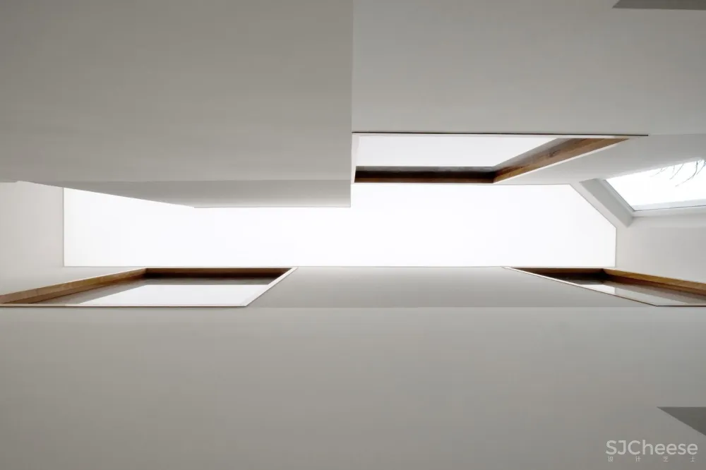 首发 | 布洛赫别墅, Nicolas Dorval-Bory Architectes设计 
<span style="position: relative; bottom: 2px; display: inline-block; vertical-align: middle; margin-left: 8px; width: 20px; height: 20px; background: #ffd914; text-align: center; font-size: 14px; border-radius: 3px;">首</span>