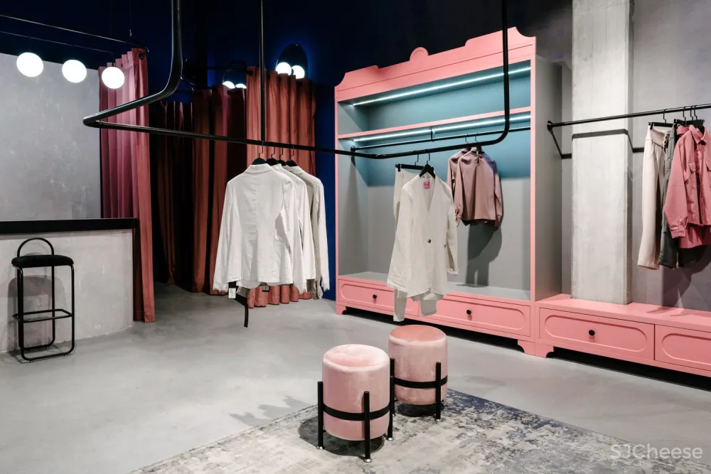 首发 | Angelina Malysheva:粉色工业女装精品店 Courage Store