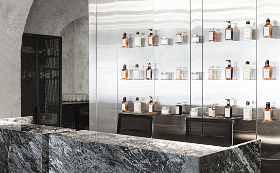 Sivak+Partners | 乌克兰KULT极简主义理发店