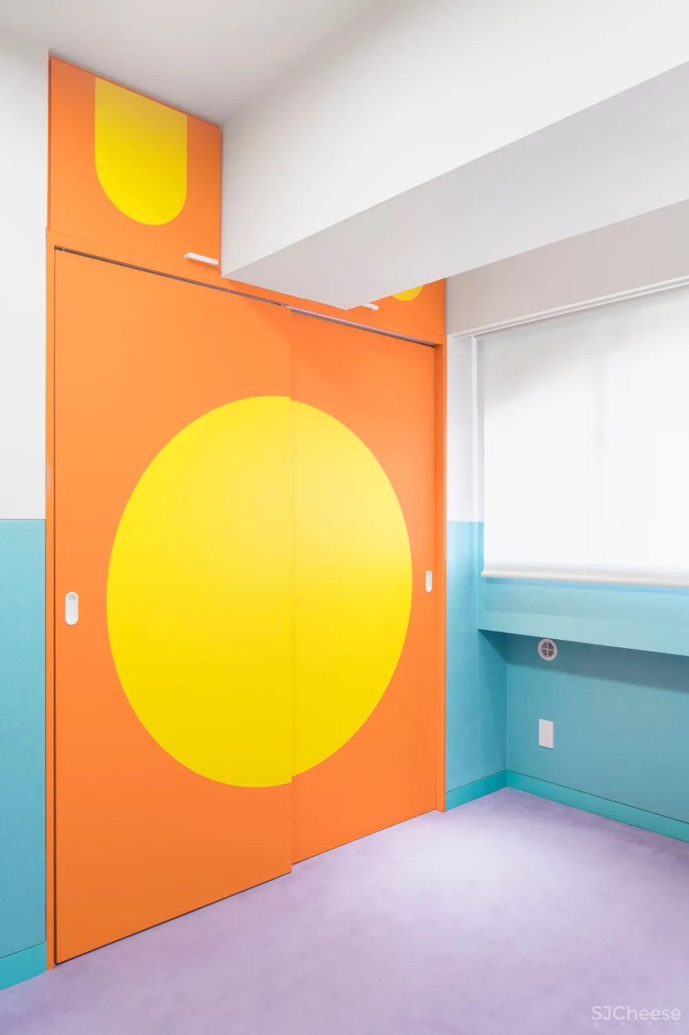 首发 | Adam Nathaniel Furman,在这间日本公寓里,色彩斑斓的粉彩随处可见