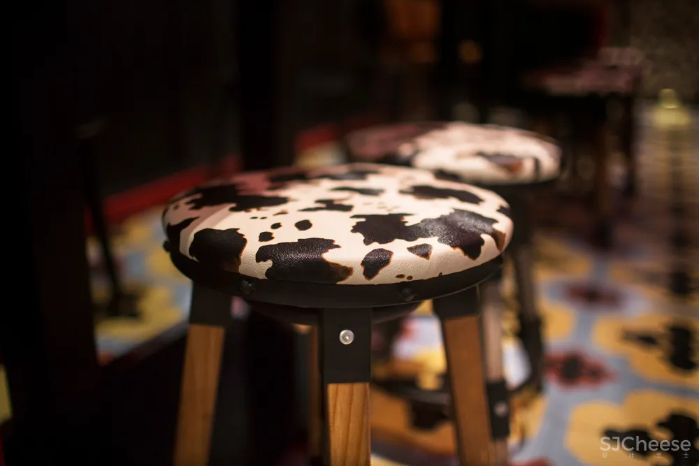 餐饮空间设计【艺鼎设计】东区牛尾饭,一家意想不到的餐厅