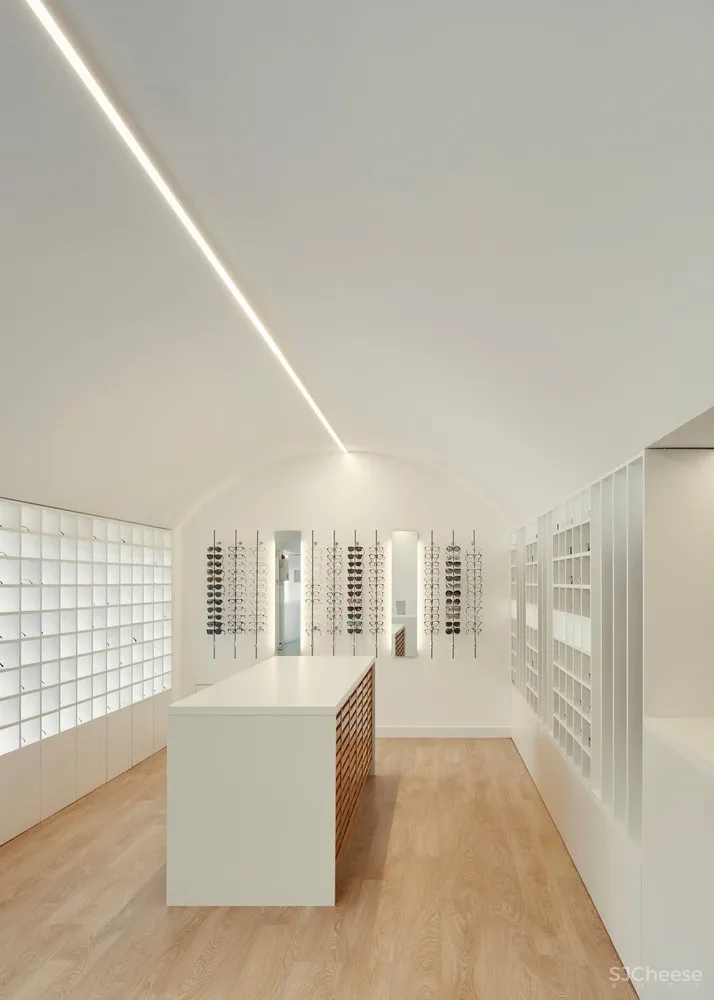 首发 | Bruno Dias Arquitectura:Lena 光学眼镜店