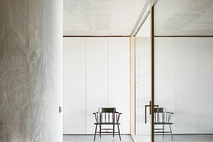 首发 | Aires Mateus设计,蒙撒拉斯极简主义住宅 
<span style="position: relative; bottom: 2px; display: inline-block; vertical-align: middle; margin-left: 8px; width: 20px; height: 20px; background: #ffd914; text-align: center; font-size: 14px; border-radius: 3px;">首</span>