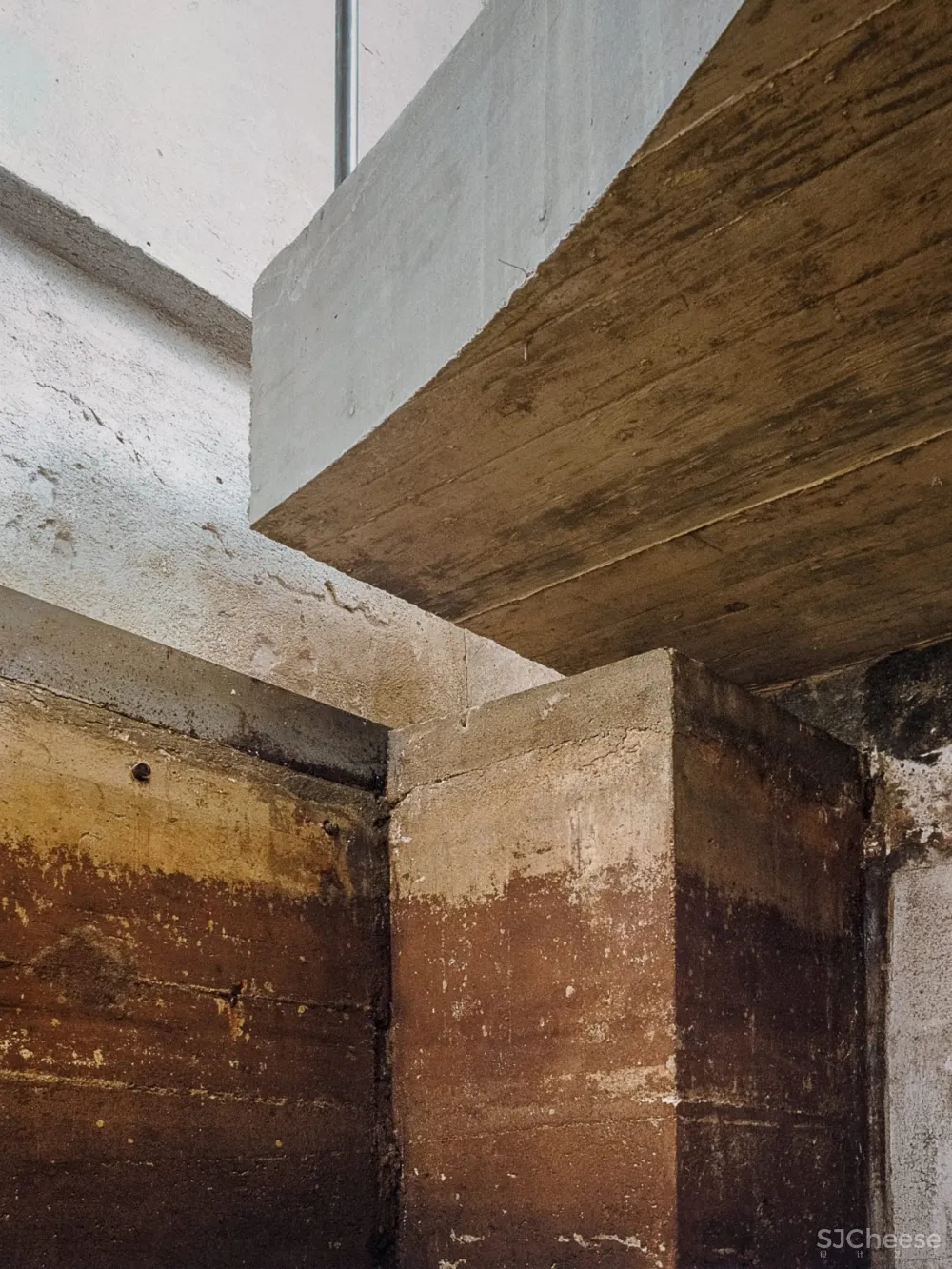 首发 | AMAA建筑公司自己的办公室设在意大利阿尔兹尼亚诺的一个旧工厂内