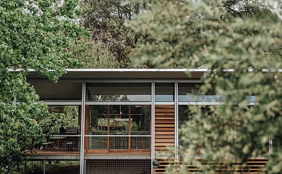 首发 | 澳大利亚住宅，Steel exoskeleton covers timber extension to bungalow 
<span style="position: relative; bottom: 2px; display: inline-block; vertical-align: middle; margin-left: 8px; width: 20px; height: 20px; background: #ffd914; text-align: center; font-size: 14px; border-radius: 3px;">首</span>