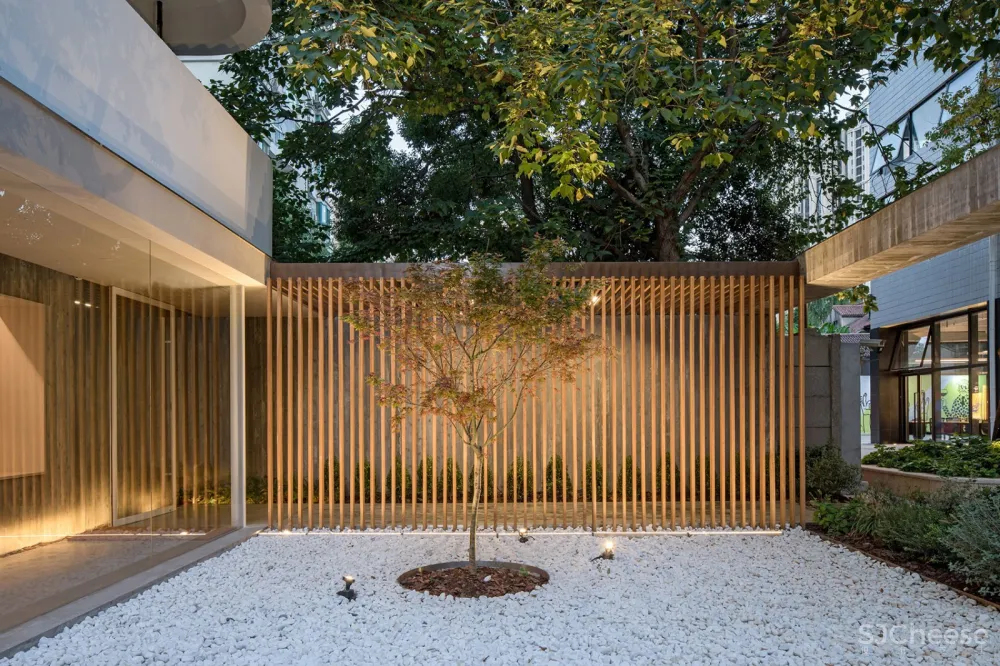 芝作室 | 都市归隅:上海 EMME品牌店