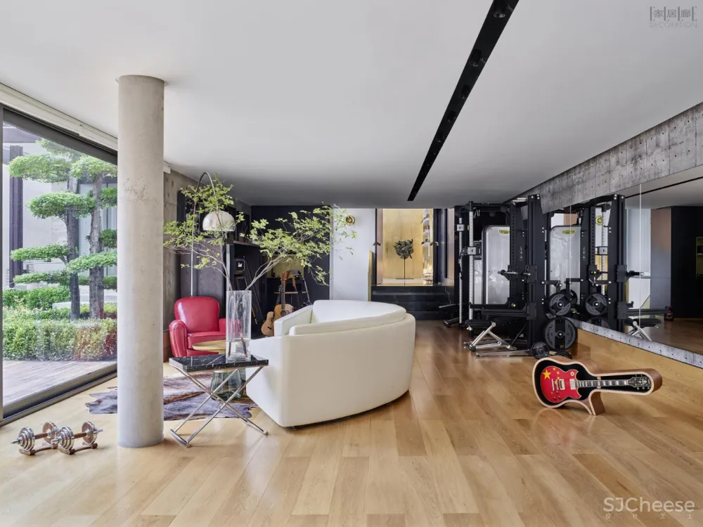 孟也新作|杨坤私宅:我的家不可复制 
<span style="position: relative; bottom: 2px; display: inline-block; vertical-align: middle; margin-left: 8px; width: 20px; height: 20px; background: #ffd914; text-align: center; font-size: 14px; border-radius: 3px;">首</span>